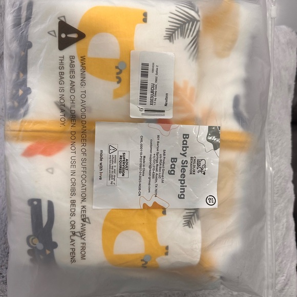 CHILDLIKE BEHAVIOR AGE 0+ White with gray zipper. - Picture 6 of 11